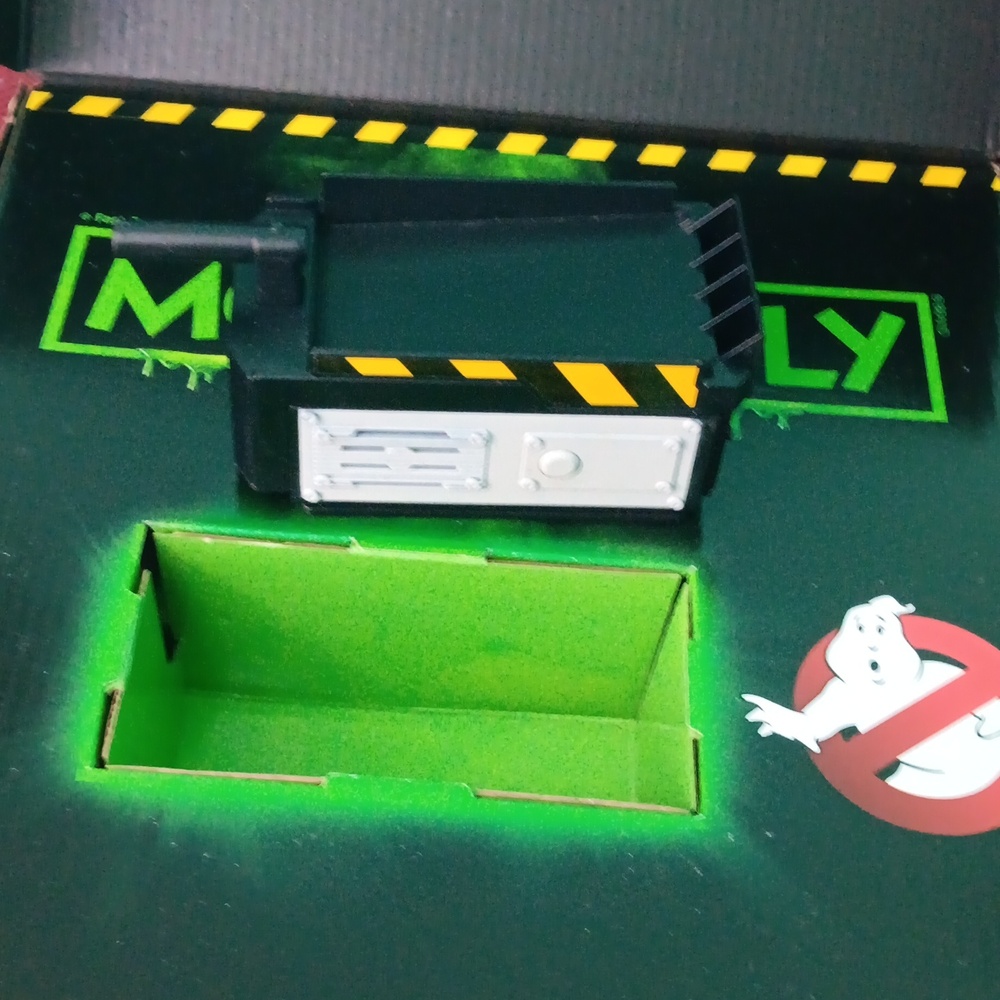 Hasbro Monopoly Ghostbusters Edition Board Game - Picture 3 of 5